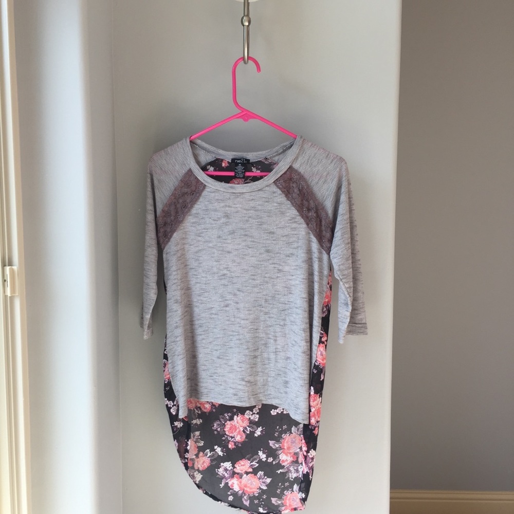 Rue 21 size XS high-low 3/4 sleeve shirt
